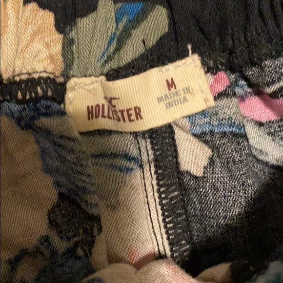 Hollister floral off shoulder belly too - Picture 2 of 2